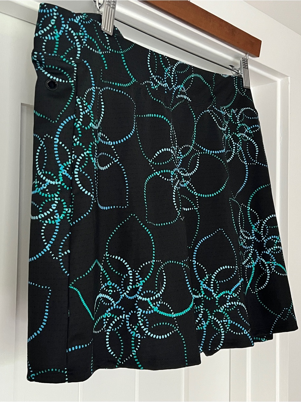 L.L.Bean Navy and Green Floral Skort with UV Protection - Picture 4 of 7